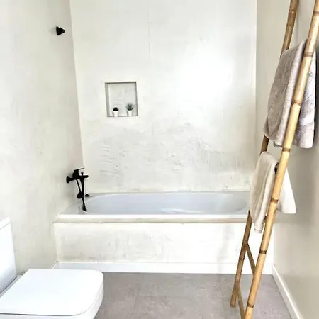 Maison Au Pied Du Calderon Hondo Avec Piscine Chauffee 别墅
